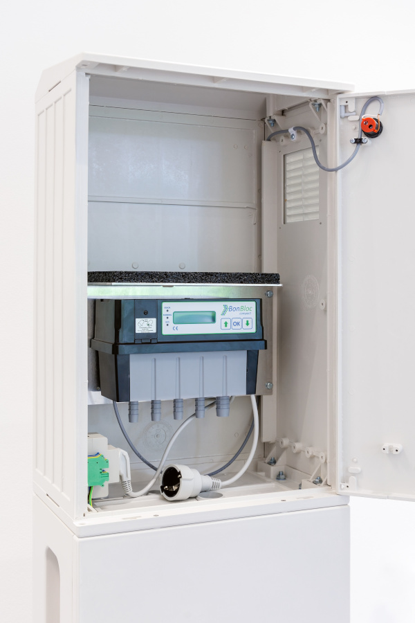 Inside view of Control Cabinet with BonBloc compact