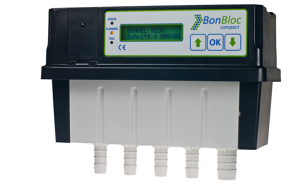 Powerful programmable Control Unit for small SBR sewage treatment plants with an integrated valve unit and an onboard webserver.